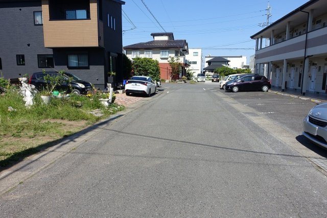 高崎市福島町　売地の前面道路含む現地写真|南側道路を西から東方向