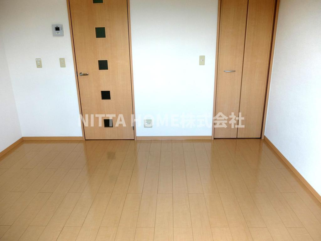 カンパーニュ黒岡　Ⅱの居間・リビング|全室フローリングのお部屋です◎