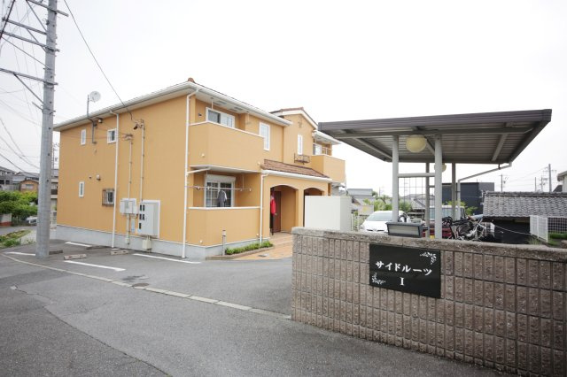サイドルーツⅠのエントランス