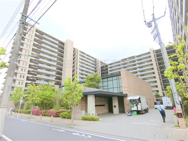 プラウドシティ大田六郷の外観|2017年2月築　RC鉄筋コンクリート造地上14階建て総戸数632戸
東京都大田区西六郷3丁目　京急本線六郷土手駅徒歩10分