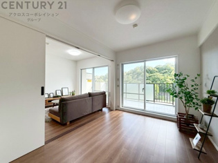 創造性や成長を促す遊びの空間を提供。学習や趣味に集中できる環境を整えます。個別のプライベートスペースは自己表現と自立心を育み、心地よい睡眠環境を整えリラックスできる場所を提供。