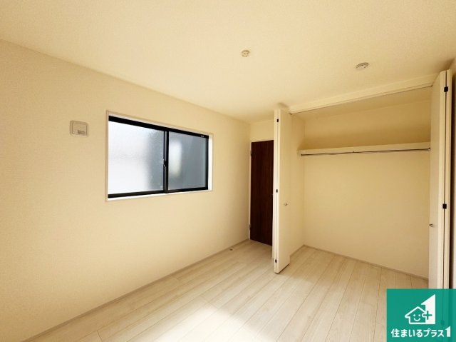 神戸市垂水区桃山台　新築一戸建ての洋室|シンプルな洋室は、自分好みのインテリアが楽しめます♪ご家族とインテリアや家具を選びに行くのは新築購入時の醍醐味の一つです。ぜひお楽しみください♪