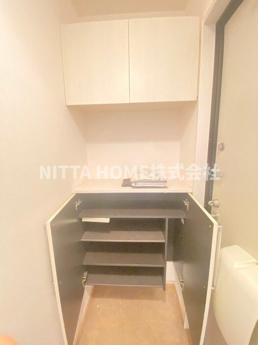 コンフォール・ヴィラ　Ｄ棟の収納|十分なスペースの玄関です◎