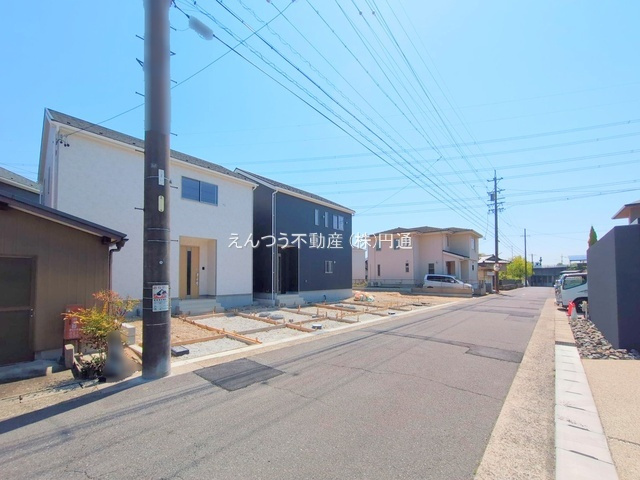 春日井市大留町第11の前面道路含む現地写真