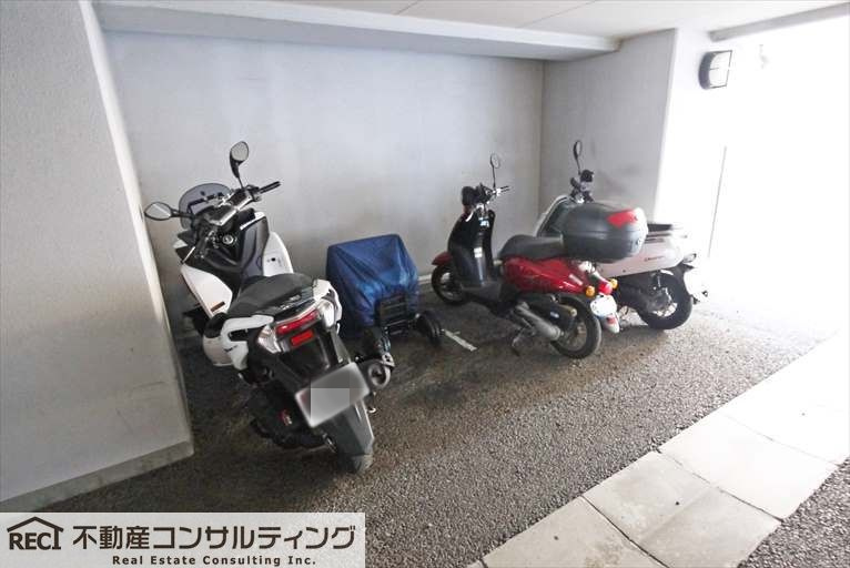 本山西ガーデンハウスの駐車場