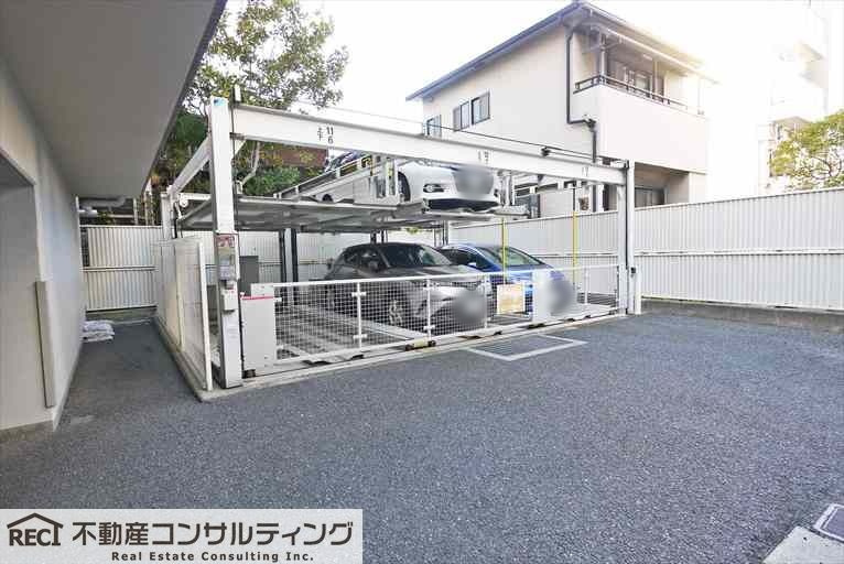 本山西ガーデンハウスの駐車場