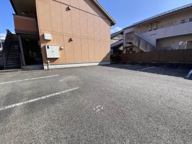 エミネンス豊岡の駐車場|駐車場1台無料です★

