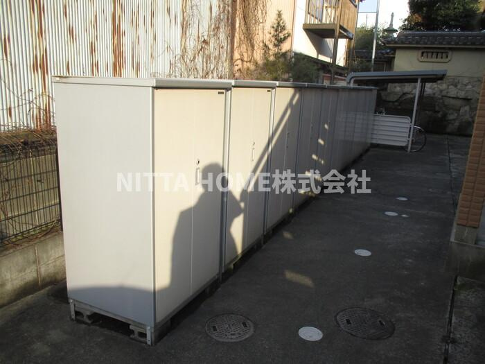 エミネンス豊岡のその他共用部分|外部物置がついています◇

