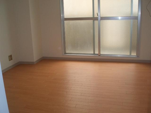 【洋室】 | メゾンドール山中