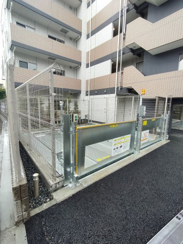 ルフレグランデ府中の駐車場