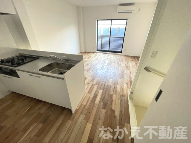 【居間・リビング】 | こちらの居間で趣味の時間をお楽しみください