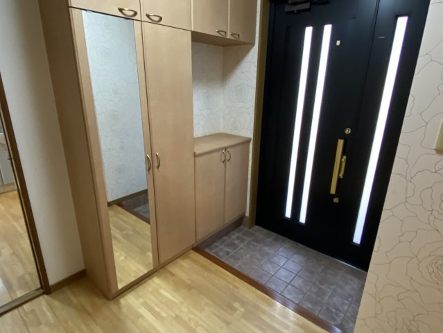 西条市船屋　中古住宅の玄関