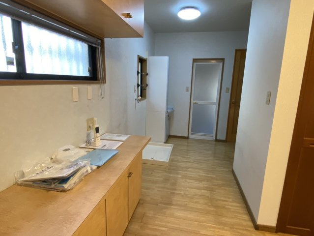 西条市船屋　中古住宅のその他|キッチンから洗面スペースに繋がっており家事動線もバッチリです！