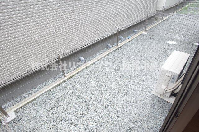 クリスタルハイツ仁豊野の庭