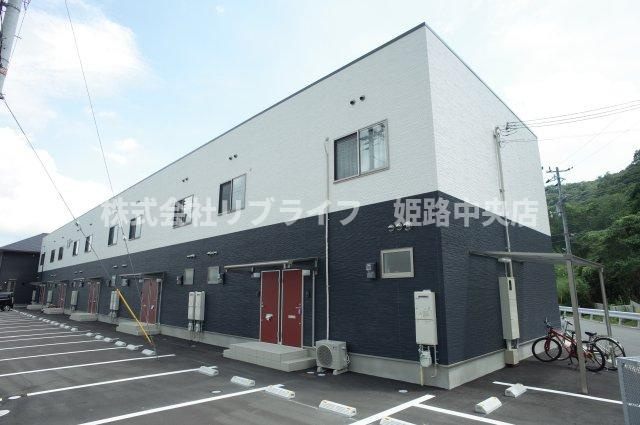 クリスタルハイツ仁豊野の外観