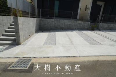 【駐車場】 | 綾瀬市寺尾中4丁目  新築戸建て　全2棟【仲介手数料無料】