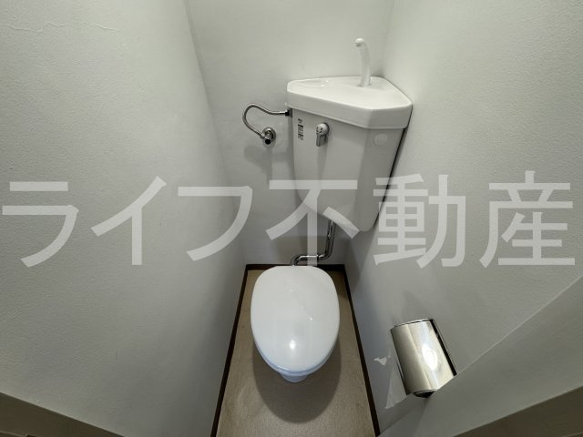 ハイネスト八戸ノ里のトイレ|ゆったりとした空間のトイレです