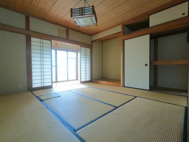 高知市薊野西町２丁目　中古一戸建ての和室|日本らしい落ち着いた雰囲気の和室です