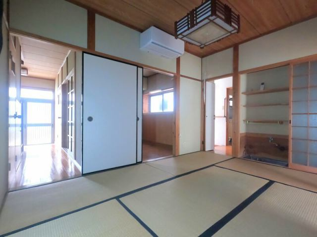 高知市薊野西町２丁目　中古一戸建ての和室|和室があると、家にあたたかい雰囲気が生まれます