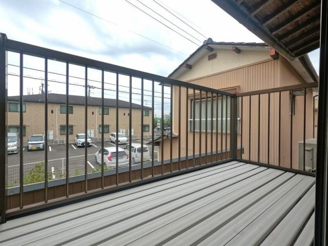 高知市薊野西町２丁目　中古一戸建てのバルコニー|バルコニーがあります