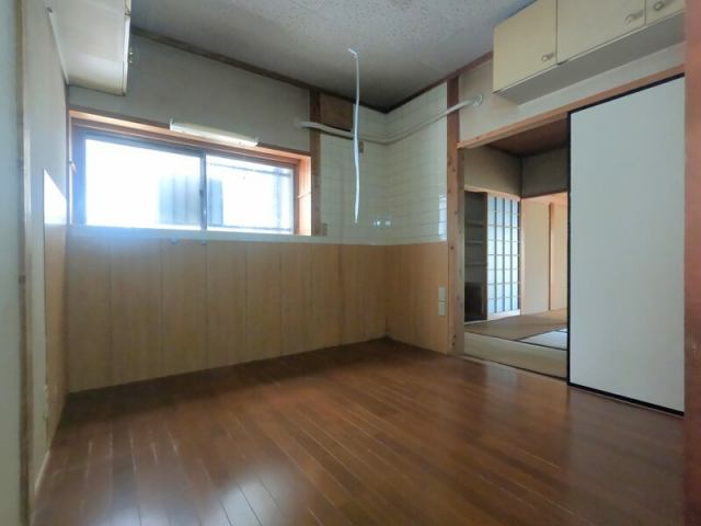 高知市薊野西町２丁目　中古一戸建ての洋室|ゆったりした洋室です