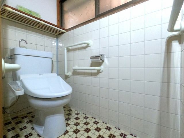 高知市薊野西町２丁目　中古一戸建てのトイレ|シンプルで使いやすいトイレです