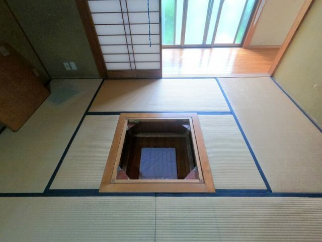 高知市薊野西町２丁目　中古一戸建ての和室|掘りごたつで家族の団らんがもっと快適に。