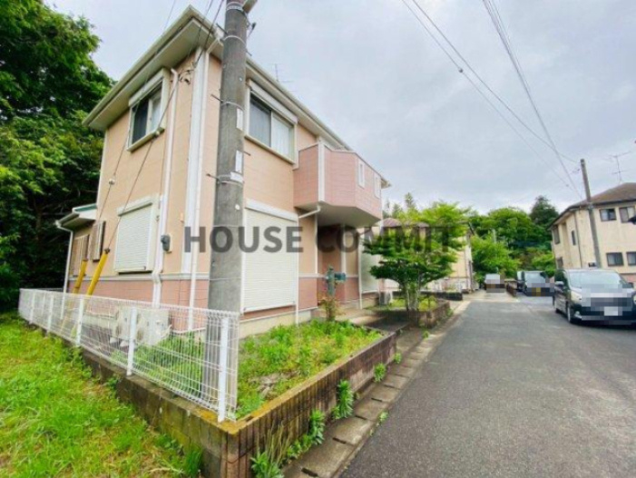 八街市大関　中古戸建の前面道路含む現地写真