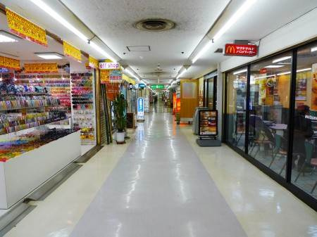 渋谷区本町６丁目のアパートの周辺