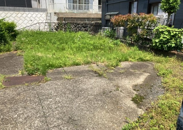 【外観】 | 家を建てる前提で土地を探している場合、地盤の丈夫さは譲れない条件の一つです。地盤が脆弱だと追加工事が必要となります。また、過去に地盤沈下や液状化現象を起こした土地は、できるだけ避けた方がいいでしょう。