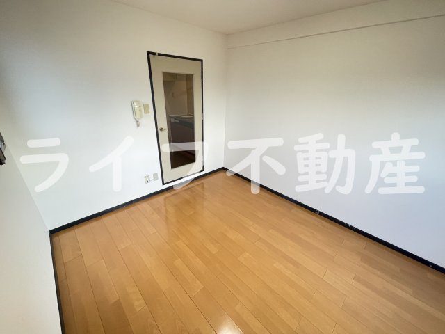 パークモダン高井田の洋室|コンパクトで使いやすい洋室です