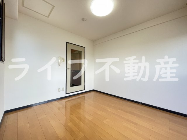 パークモダン高井田の洋室|明るい洋室です