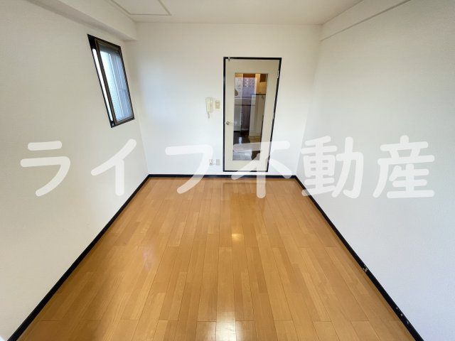 パークモダン高井田の居間・リビング|ゆったりとした居間です