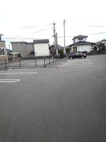 ウエスト・フィールドⅡの駐車場