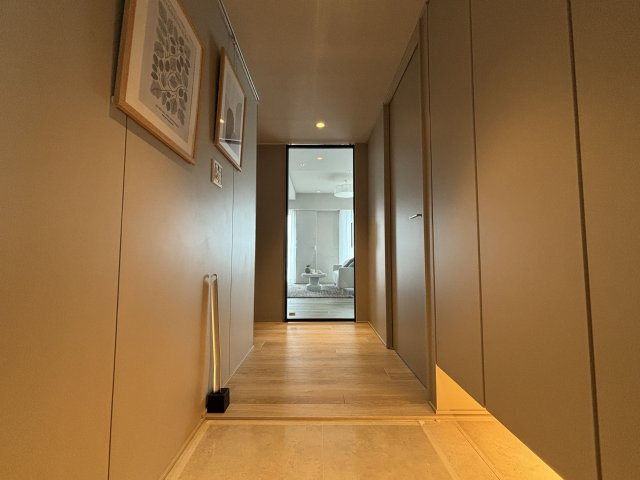 ローレルタワー梅田の玄関