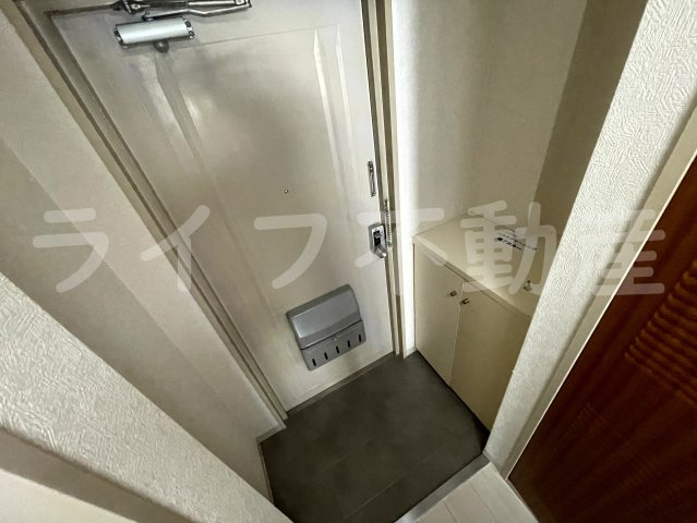 メゾン朝日八戸ノ里の玄関|きれいな玄関です