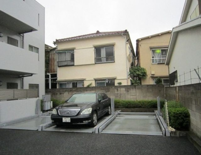 【駐車場】 | エバーグリーン | 車をお持ちの方に嬉しい駐車場付きの物件です