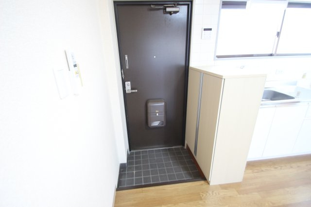 マンションシラヌイの玄関