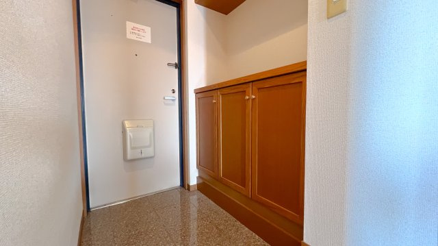 ソレイユＭの玄関