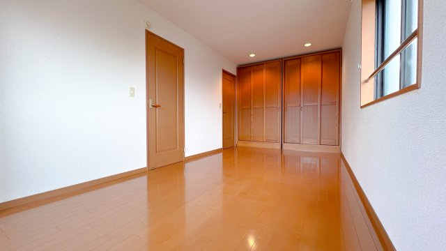 ソレイユＭの洋室