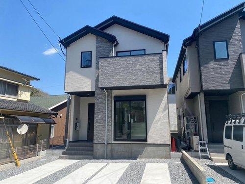 稲荷町　新築戸建て②の外観|駐車2台可。