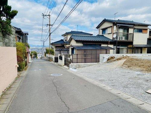 玉里団地2丁目　売地の前面道路含む現地写真|閑静な住宅街の一画です。