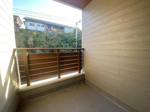 西坂元町　モデルハウス分譲のバルコニー|南向きのバルコニーです。