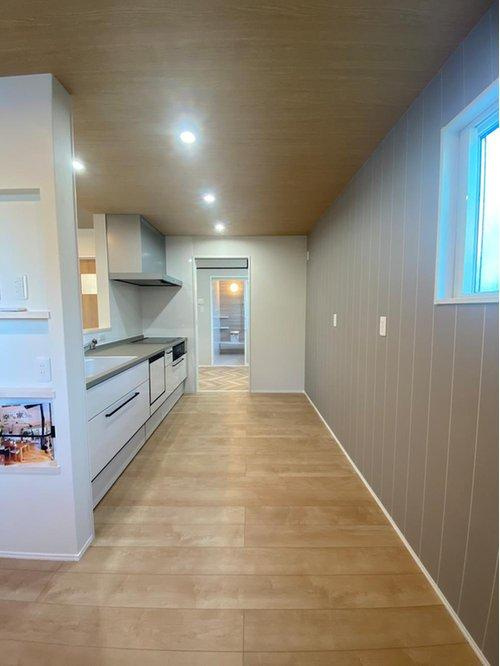 西坂元町　モデルハウス分譲のキッチン|キッチンスペースは広く、家事もはかどります。