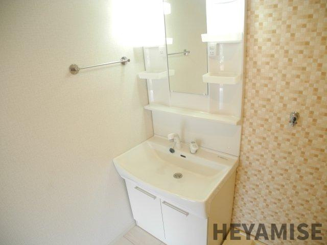 油木町貸家Ⅱの独立洗面台