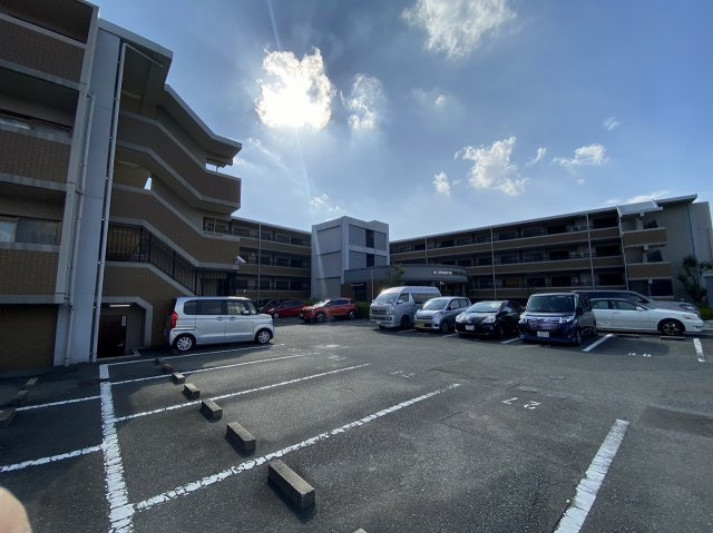 JGMヴェルデ門松駅前の駐車場