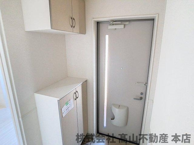 リリック・ポエトリーの玄関