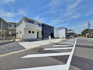 【前面道路含む現地写真】