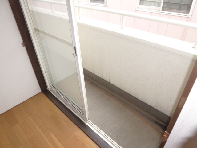 プチパール777のバルコニー