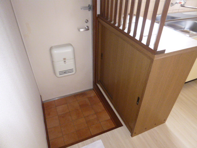 プチパール777の玄関